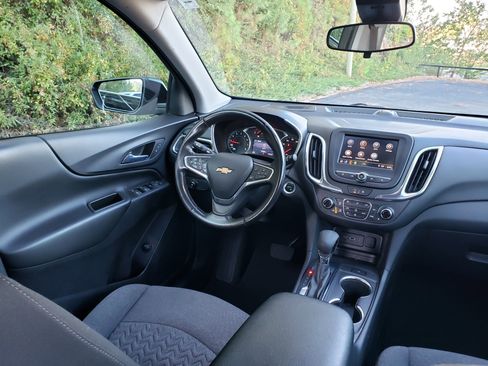 Used 2022 Chevrolet Equinox LT w/ Driver Convenience Package image 34