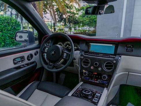 Used 2021 Rolls-Royce Cullinan Sport Utility image 91