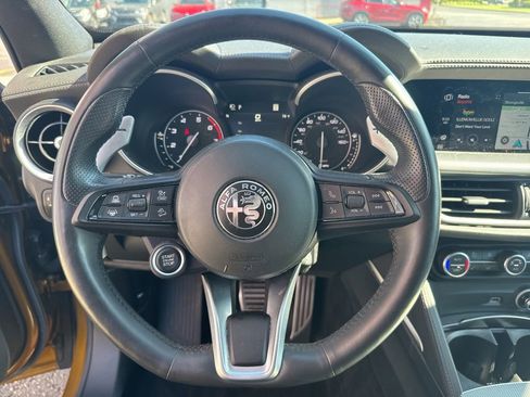 Used 2023 Alfa Romeo Stelvio Veloce AWD/4WD image 35
