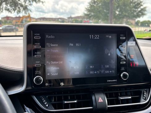 Used 2022 Toyota C-HR Limited FWD image 9