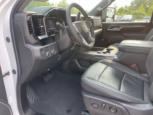 Used 2025 Chevrolet Silverado 3500 LTZ w/ LTZ Plus Package AWD/4WD image 13