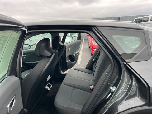 Used 2025 Kia K4 LXS image 26