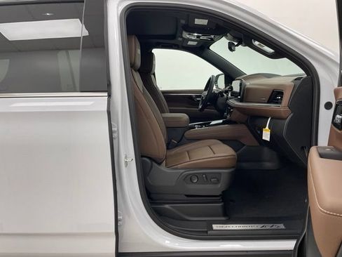 New 2026 Chevrolet Suburban High Country AWD/4WD image 17