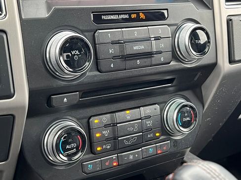 Used 2018 Ford F150 Platinum w/ Equipment Group 701A Luxury image 35