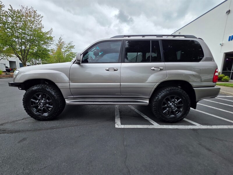 Used 2004 Toyota Land Cruiser w/ Convenience Pkg AWD/4WD image 4
