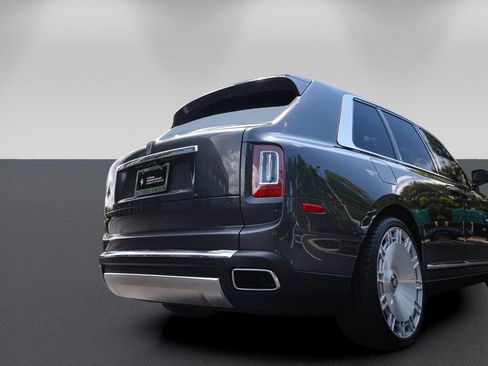 Used 2022 Rolls-Royce Cullinan AWD/4WD image 17