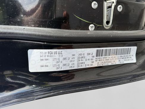 Used 2019 Jeep Cherokee Limited AWD/4WD image 30