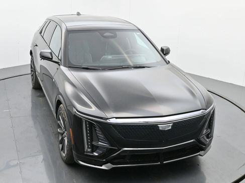 New 2026 Cadillac Lyriq V w/ LPO, Floor Liner Package image 30