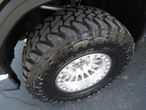 Used 2022 GMC Sierra 1500 SLT image 11