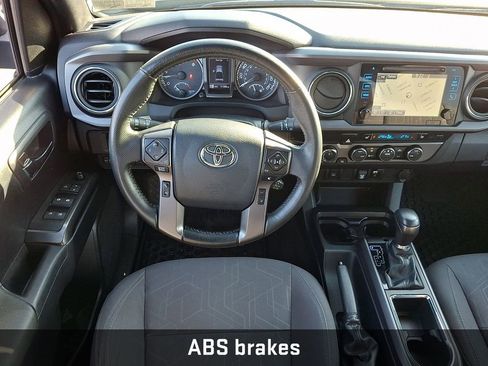 Used 2019 Toyota Tacoma TRD Sport image 14