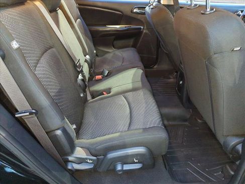Used 2019 Dodge Journey SE FWD image 19