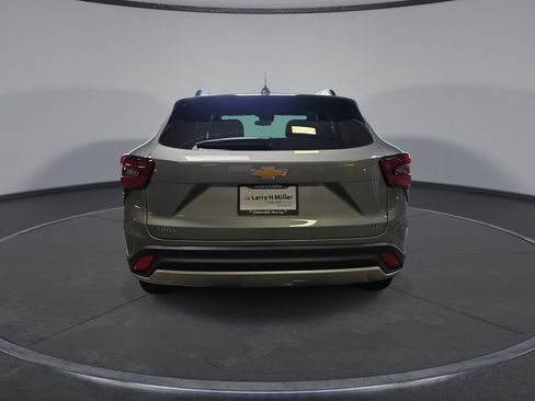 New 2026 Chevrolet Trax LT w/ Driver Confidence Package FWD image 7