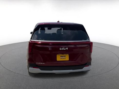 Used 2026 Kia Carnival FWD image 12