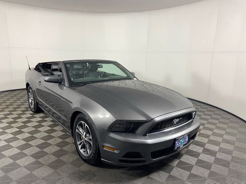 Used 2014 Ford Mustang Premium image 11