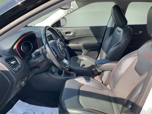 Used 2018 Jeep Compass Trailhawk image 2