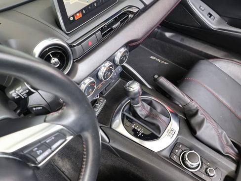 Used 2017 MAZDA MX-5 Miata Grand Touring RWD image 31