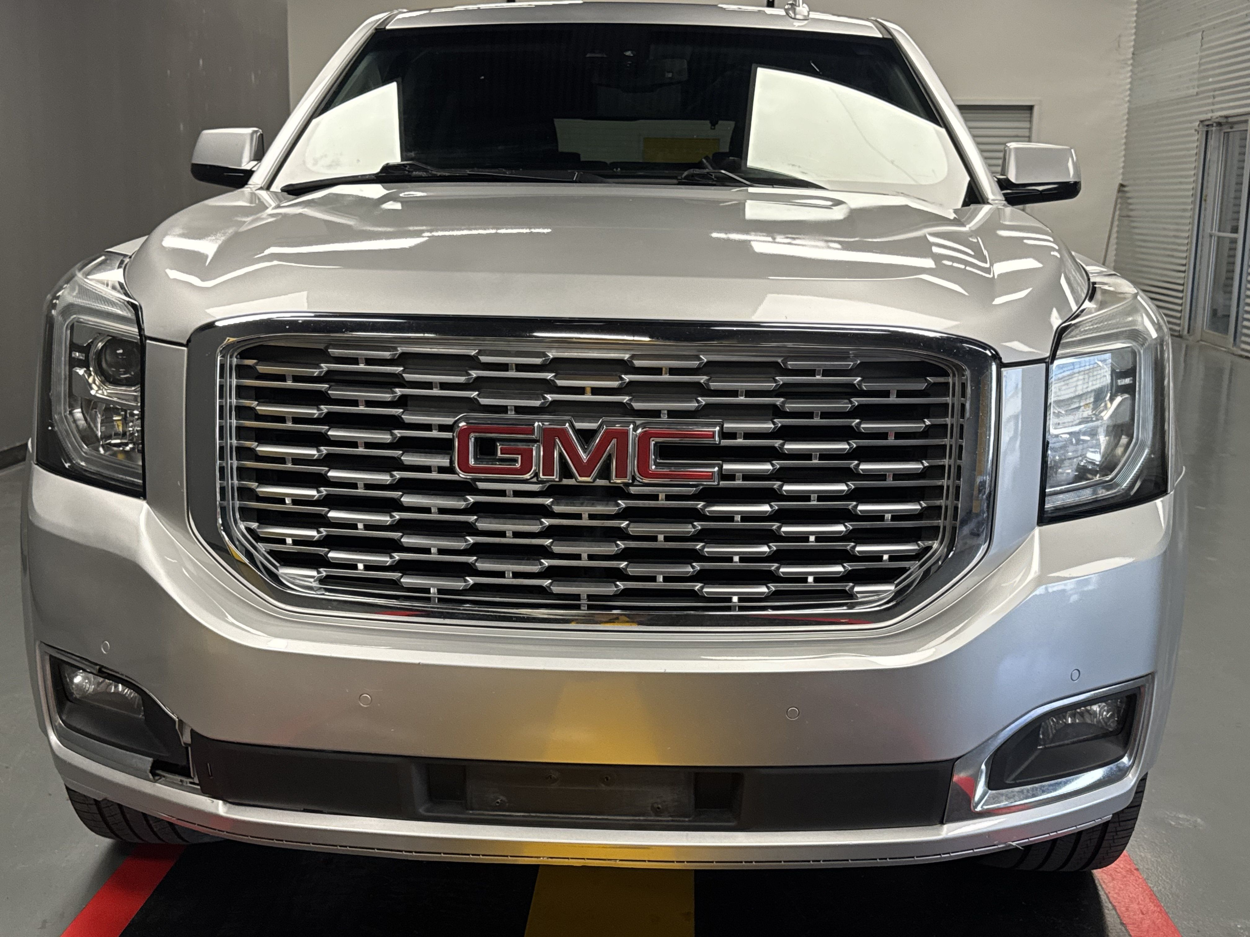Used 2019 GMC Yukon Denali w/ Denali Ultimate Package RWD image 4