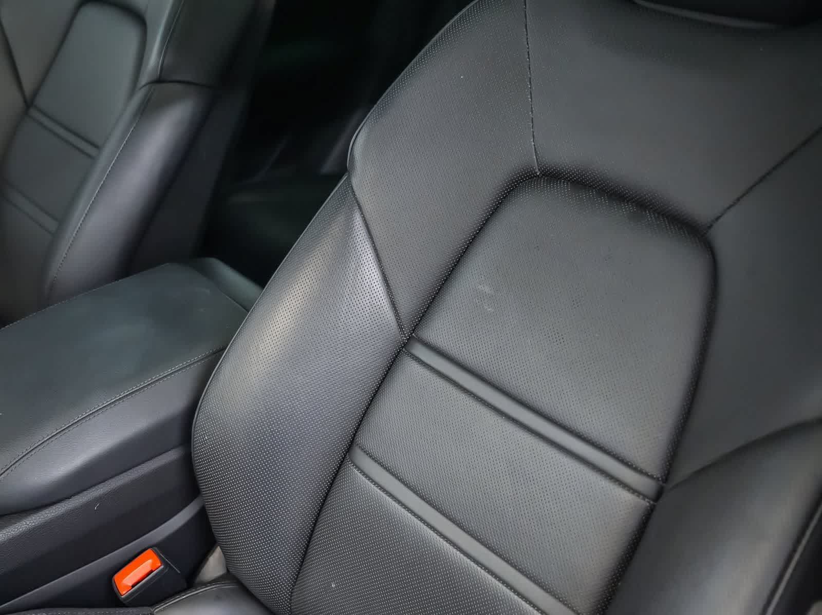 Certified 2023 Porsche Cayenne AWD/4WD image 25