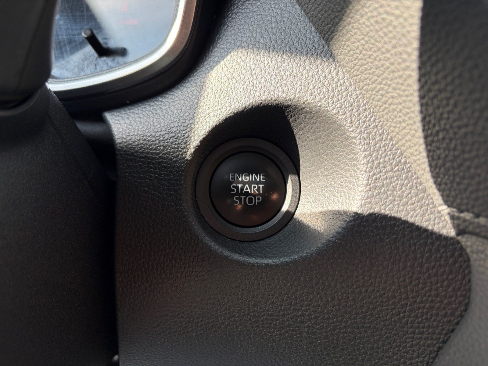 Used 2025 Toyota Corolla Cross XLE AWD/4WD image 20