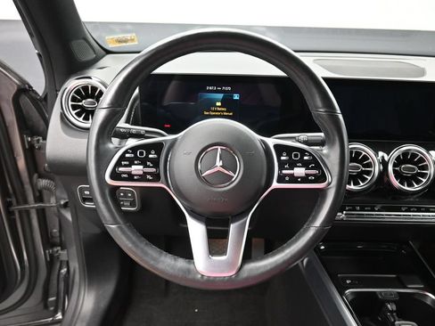 Used 2022 Mercedes-Benz GLB 250 4MATIC image 17