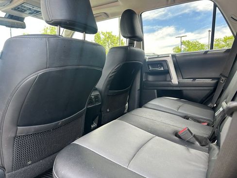 Used 2022 Toyota 4Runner SR5 Premium w/ Moonroof Package AWD/4WD image 29