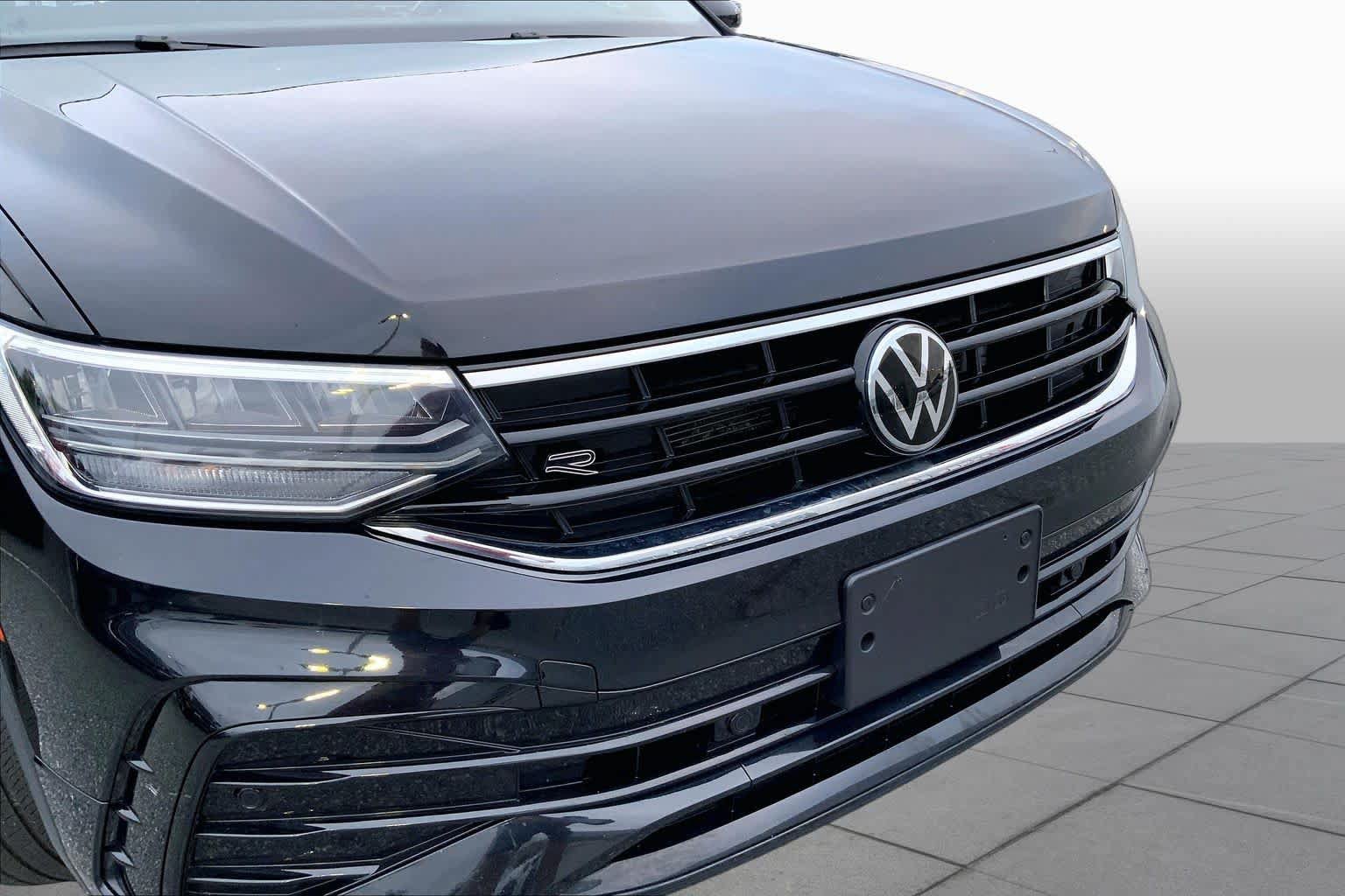 Used 2024 Volkswagen Tiguan SE R-Line FWD image 27