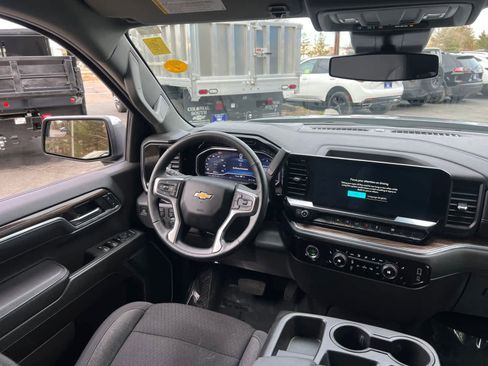 Used 2024 Chevrolet Silverado 1500 LT image 35