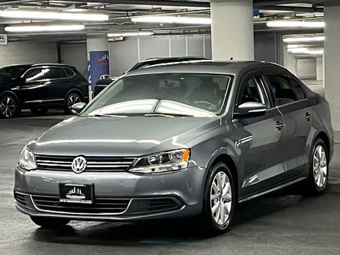 Used 2014 Volkswagen Jetta SE image 3