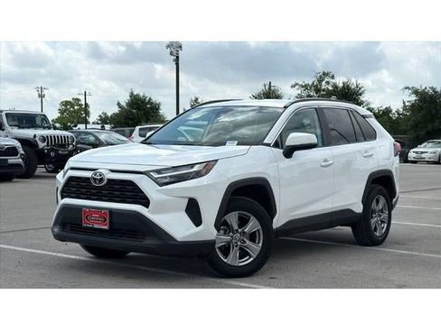 Certified 2025 Toyota RAV4 XLE AWD/4WD image 41