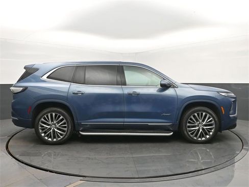 Certified 2025 Buick Enclave Avenir w/ Super Cruise Package image 6