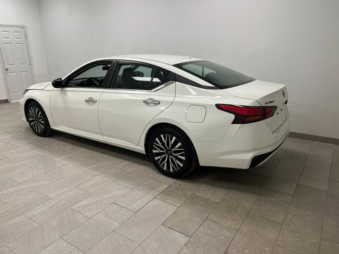 Used 2025 Nissan Altima 2.5 SV image 13
