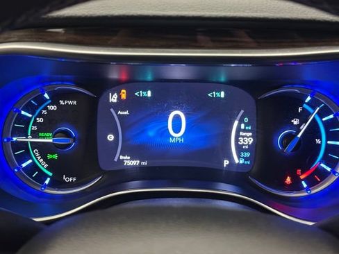 Used 2023 Chrysler Pacifica Limited FWD image 26