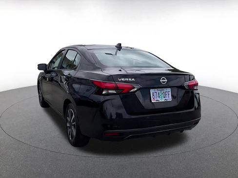Used 2025 Nissan Versa SV FWD image 11