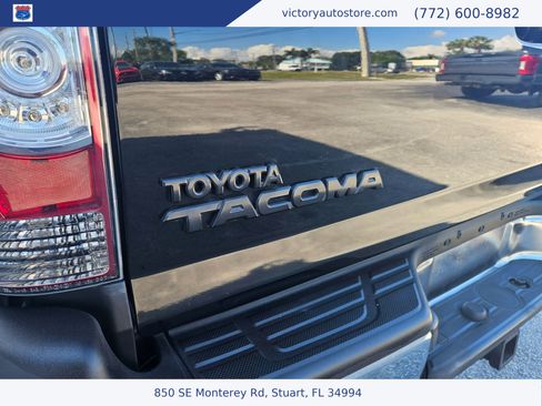 Used 2014 Toyota Tacoma PreRunner w/ SR5 Package image 18