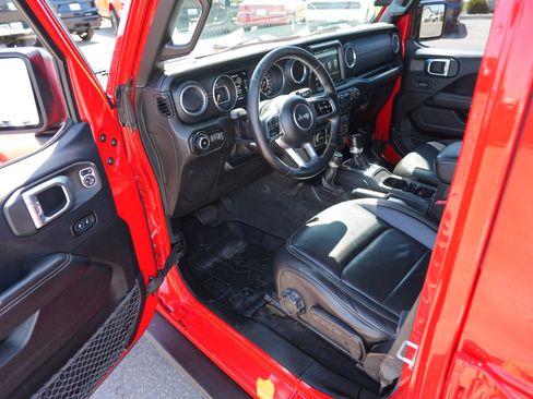 Used 2019 Jeep Wrangler Unlimited Sahara w/ Quick Order Package 24M Moab image 13