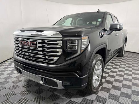 Used 2023 GMC Sierra 1500 Denali w/ Technology Package image 3