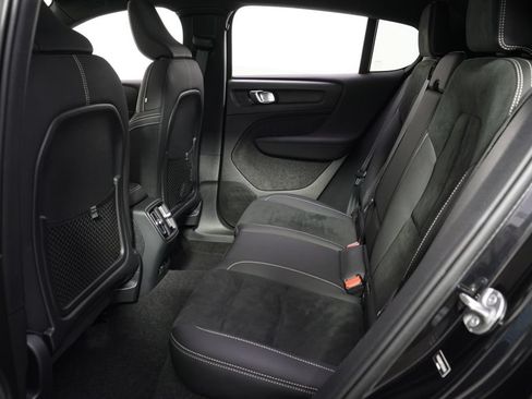 Used 2023 Volvo C40 P8 Recharge Ultimate AWD/4WD image 21