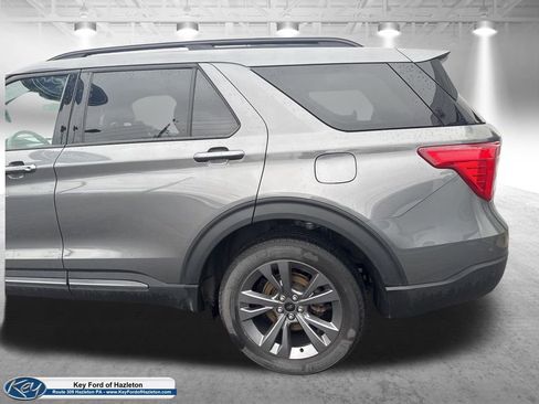 Used 2023 Ford Explorer XLT w/ Equipment Group 202A image 5