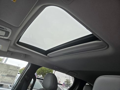 Certified 2026 Toyota Sienna XLE FWD image 17
