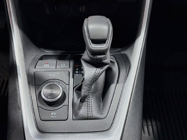 Certified 2025 Toyota RAV4 LE AWD/4WD image 14