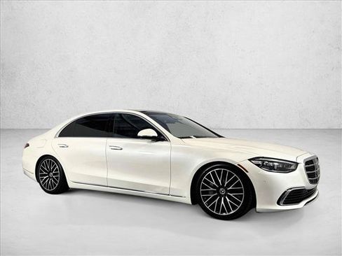 Used 2023 Mercedes-Benz S 580 4MATIC Sedan image 3