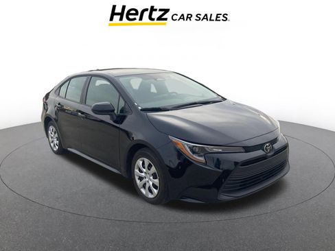 Used 2025 Toyota Corolla LE image 1