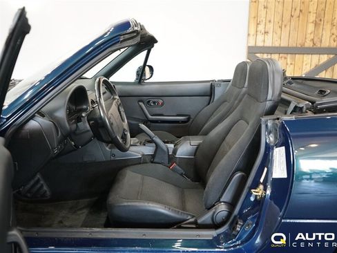 Used 1996 MAZDA MX-5 Miata RWD image 25