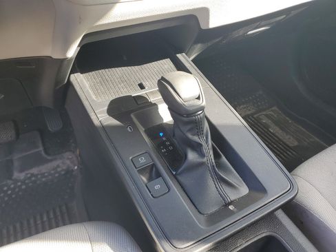 Used 2026 Toyota Corolla Cross L image 22