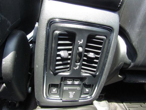 Used 2015 Jeep Grand Cherokee High Altitude image 15