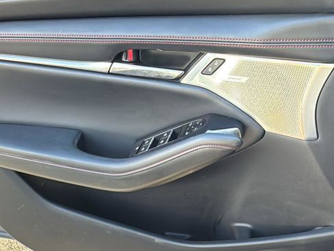 Used 2022 MAZDA MAZDA3 s image 8