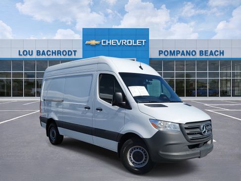 Used 2025 Mercedes-Benz Sprinter 2500 image 1