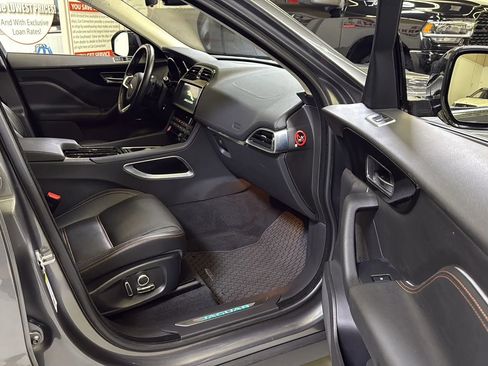 Used 2019 Jaguar F-PACE Prestige AWD/4WD image 15