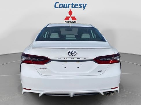 Used 2023 Toyota Camry SE FWD image 4