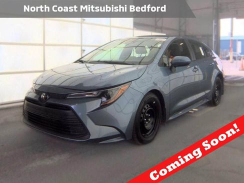 Used 2025 Toyota Corolla LE FWD image 1